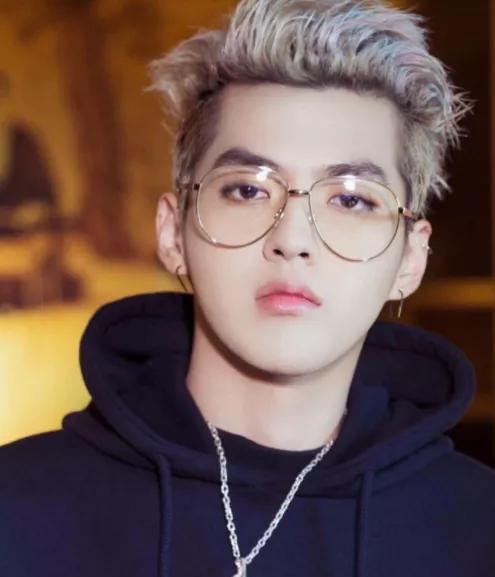 圈内爆料杨洋赵露思,甜蜜互动引粉丝热议  第1张 圈内爆料杨洋赵露思,甜蜜互动引粉丝热议  第1张