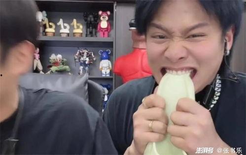 小杨哥爆料哥哥是谁呀视频,小杨哥爆料,哥哥身份引网友热议