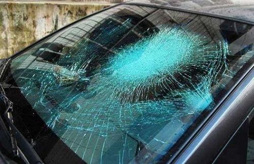 百姓大爆料玻璃破碎视频,惊险瞬间!百姓大爆料玻璃破碎现场视频曝光